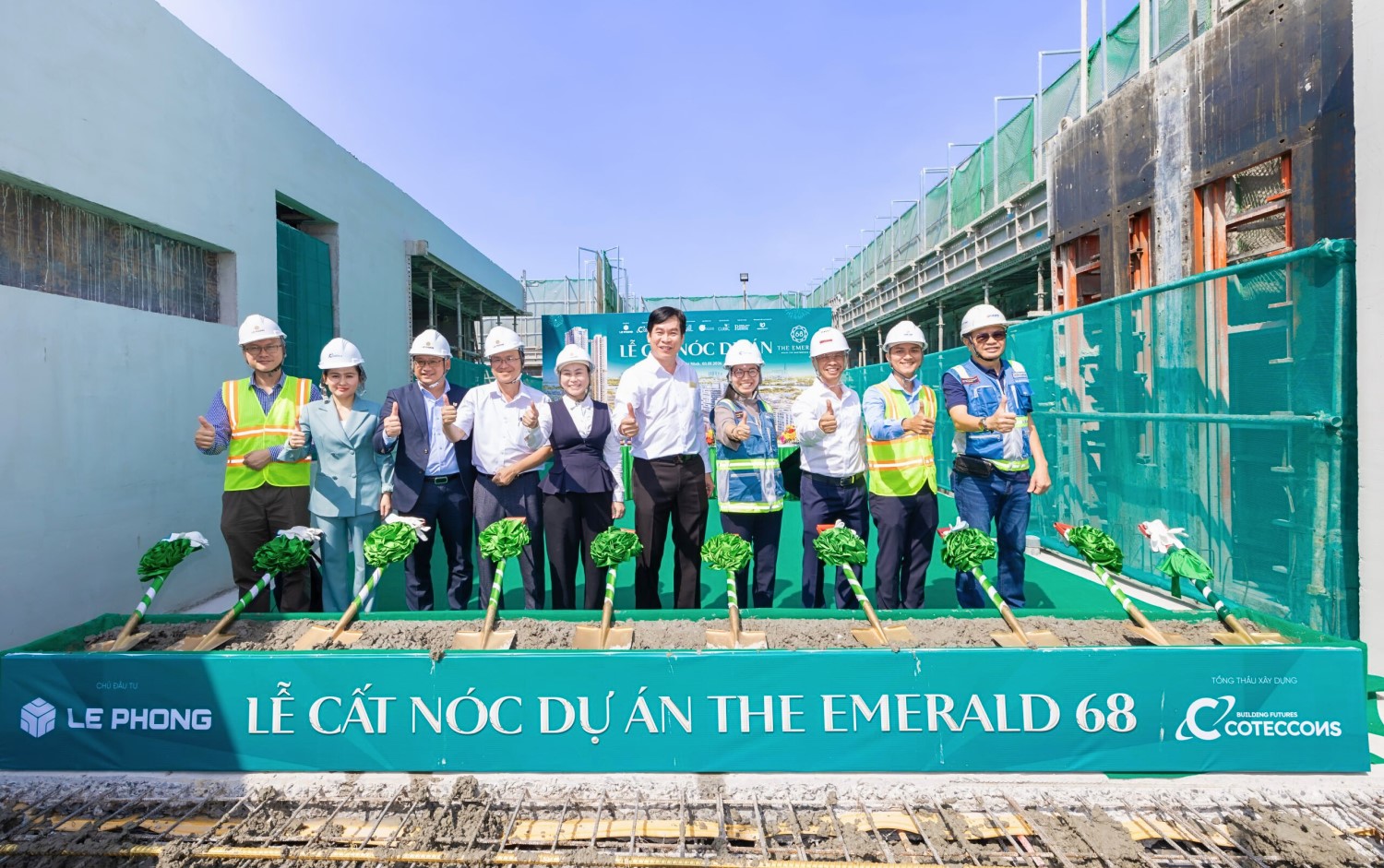 Lễ cất nóc của dự án The Emerald diễn ra vào ngày 03 tháng 1 năm 2026.