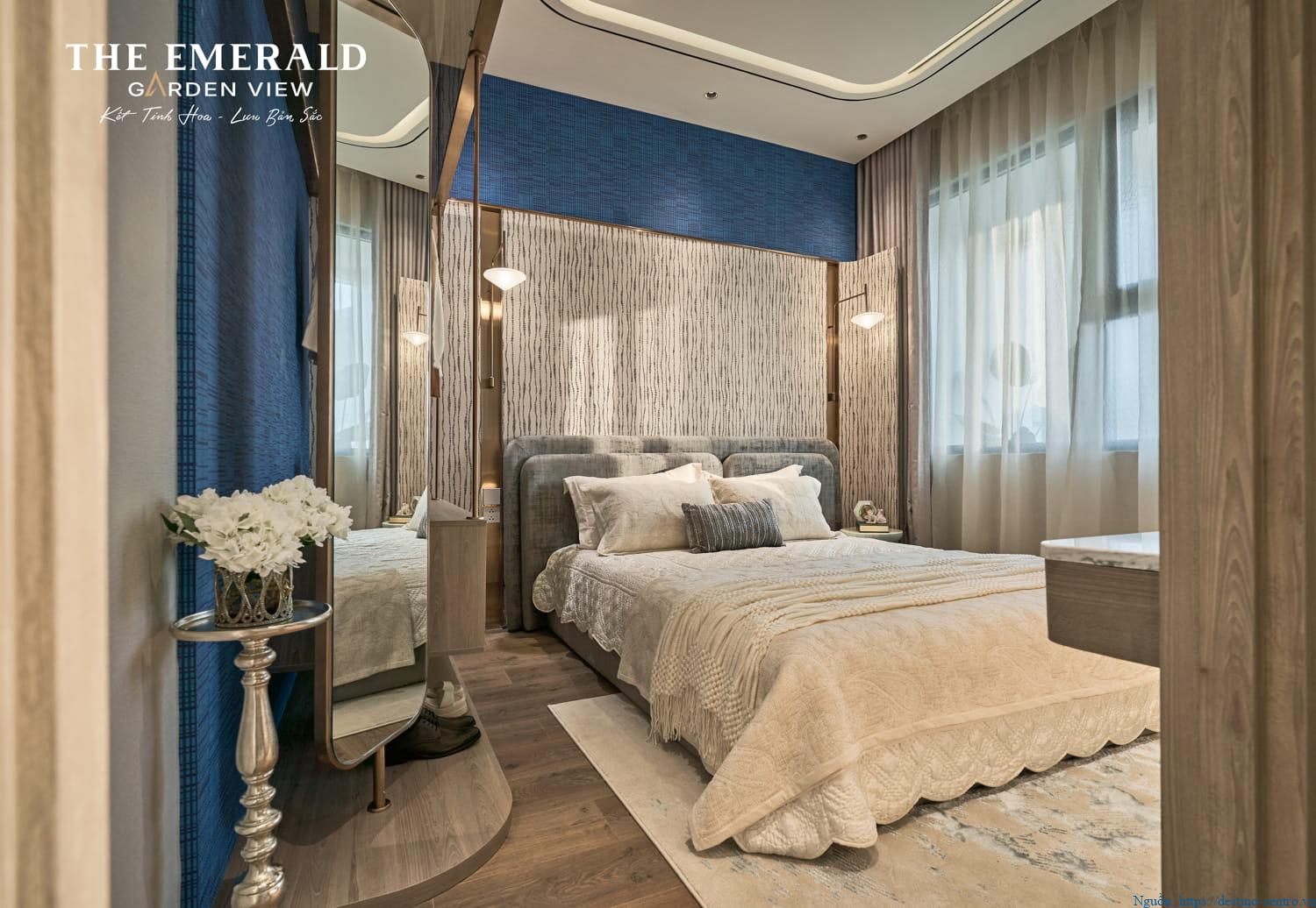 Phòng ngủ mẫu căn hộ 1PN+1 thuộc The Emerald Garden View có cửa sổ lớn bên tường